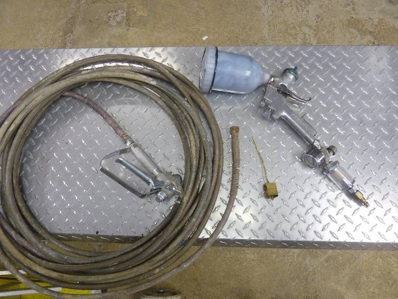 lot 535 image: Two Air Paint Sprayers and Long Paint Hose