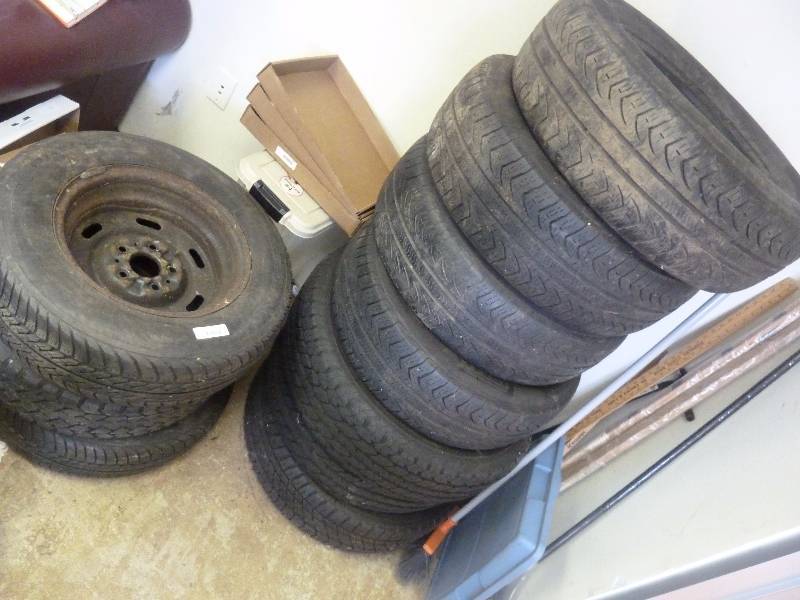 lot 585 image: Ten Tires
