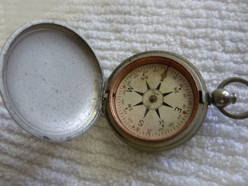 lot 587 image: Antique Compass