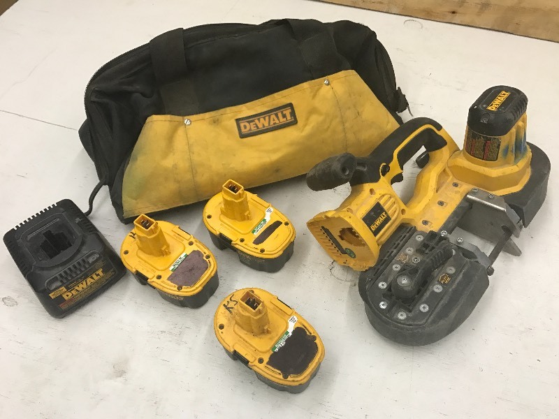 lot 12 image: DeWalt Tool Set