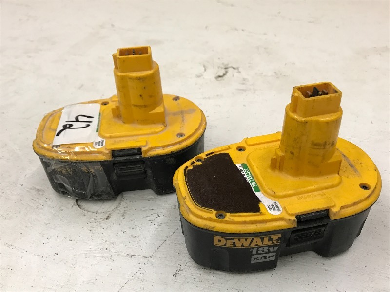 lot 42 image: (2) DeWalt Batteries