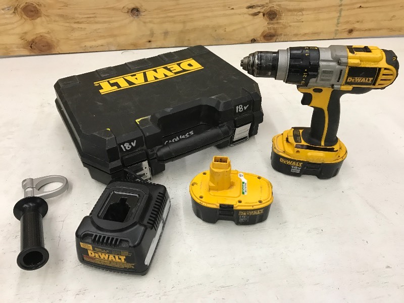 lot 47 image: DeWalt Tool Set