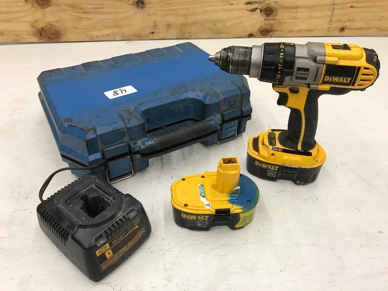 lot 48 image: DeWalt Tool Set