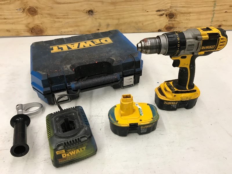 lot 53 image: DeWalt Tool Set