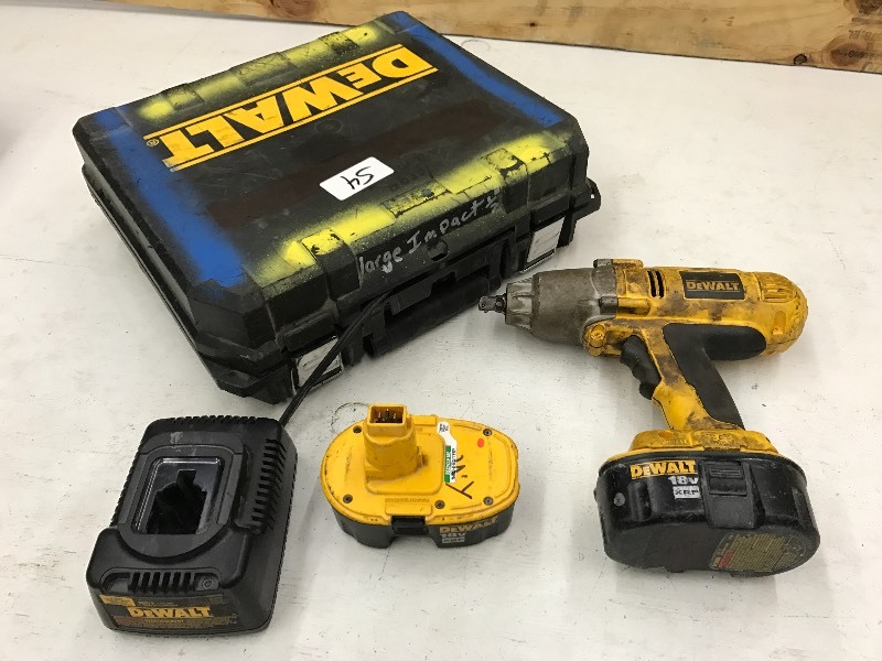 lot 54 image: DeWalt Tool Set