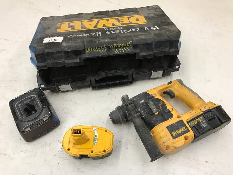 lot 57 image: DeWalt Tool Set