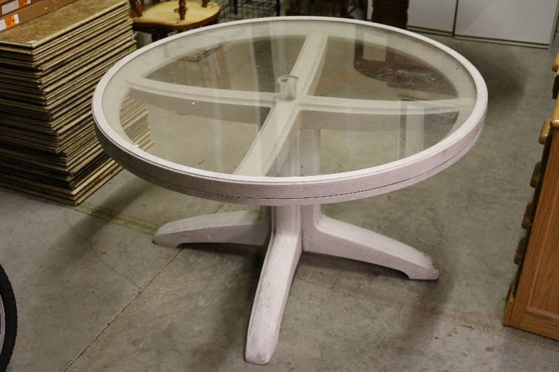 Exterior Table