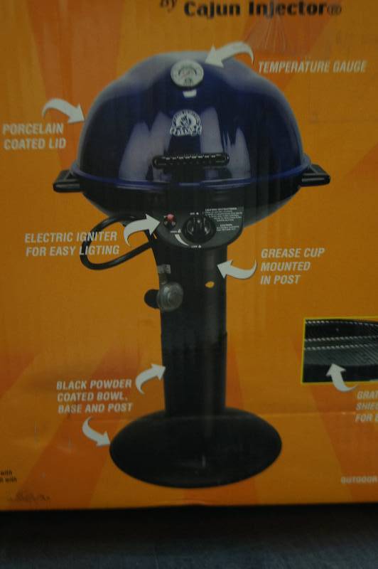 lot 3 image: Gas Grill