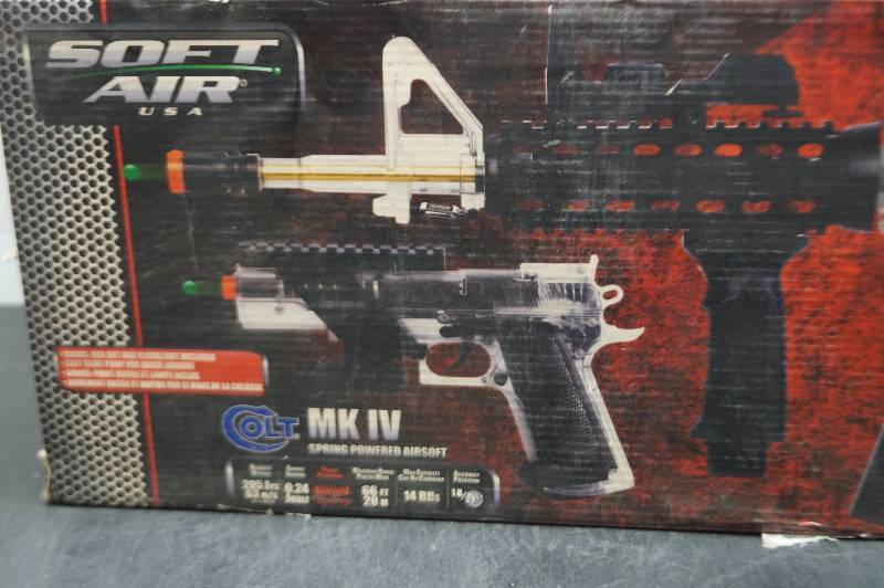 lot 8 image: Airsoft Rifle & Pistol