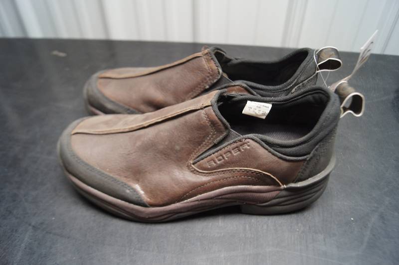 lot 30 image: Mens Shoes