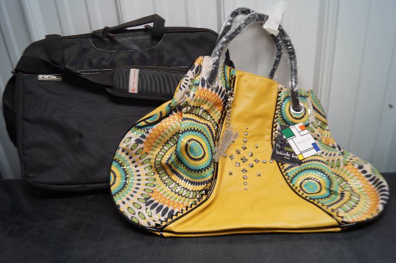 lot 61 image: Laptop Case