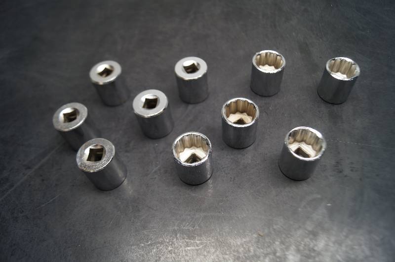 lot 76 image: 10 - USA made  34 sockets