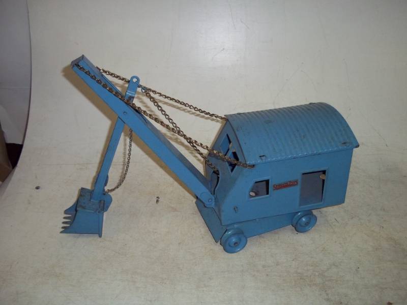 lot 101 image: Vintage Toy Structo Toys