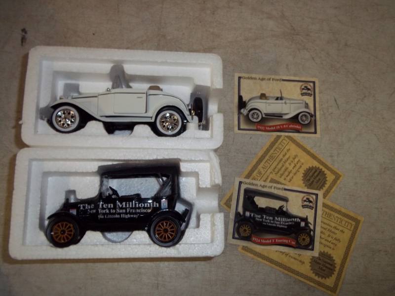 lot 135 image: Pair Of Collectable Cars