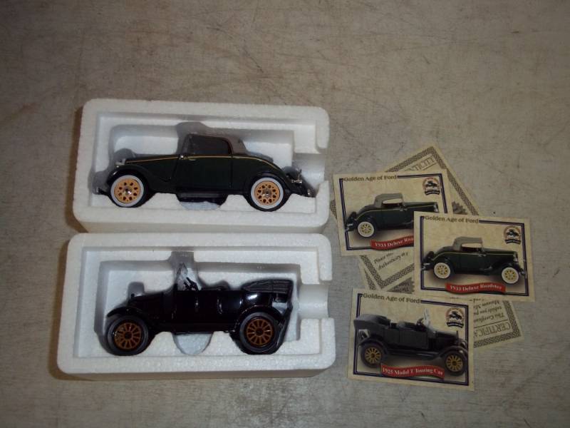 lot 136 image: Pair Of Collectable Cars