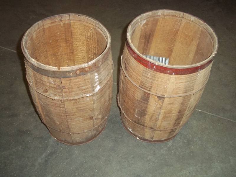 lot 156 image: 2 Barrel Crates with metal brackets