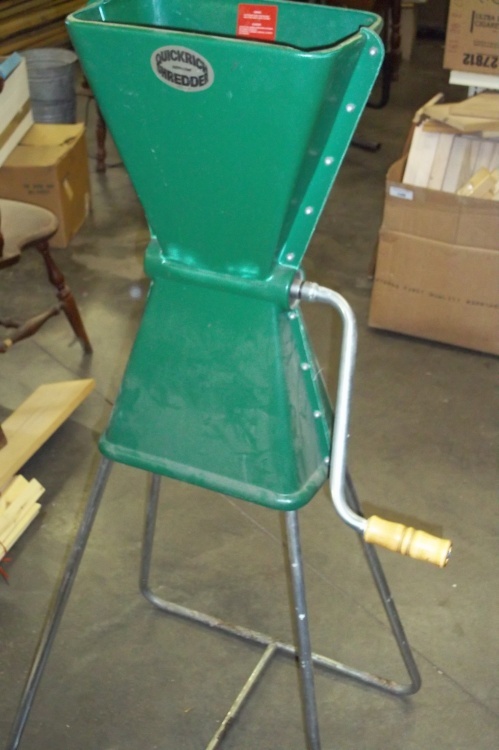 lot 178 image: Quick Ridge Shredder, Compost Shredder