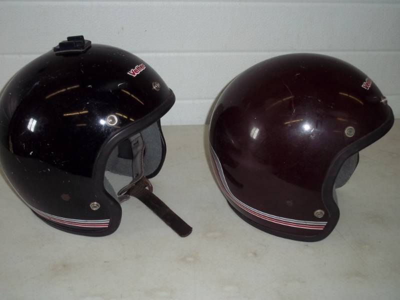lot 5 image: 2 vetter fiber 200 helmets (black-med size)