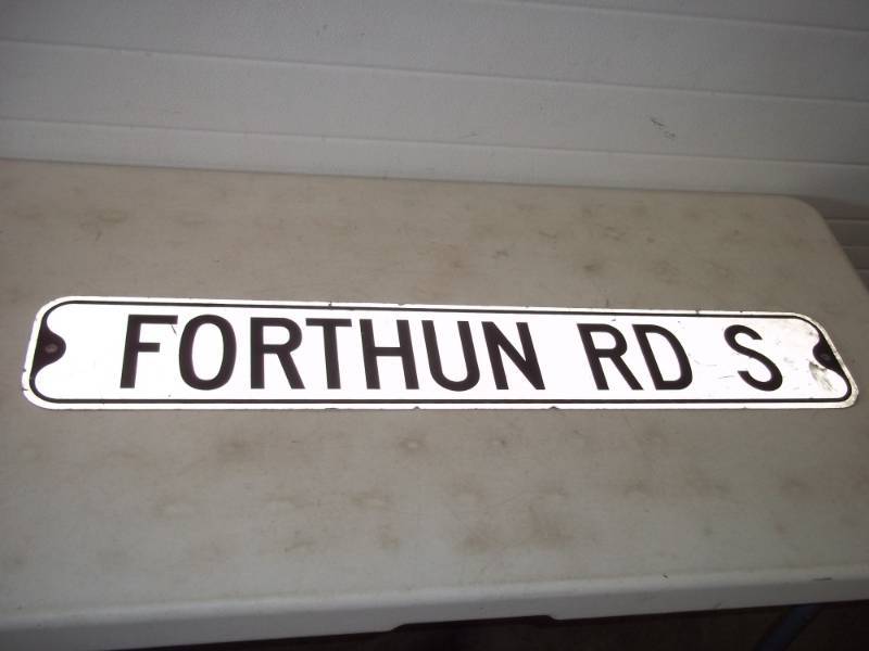 lot 38 image: Forthun Road sign
