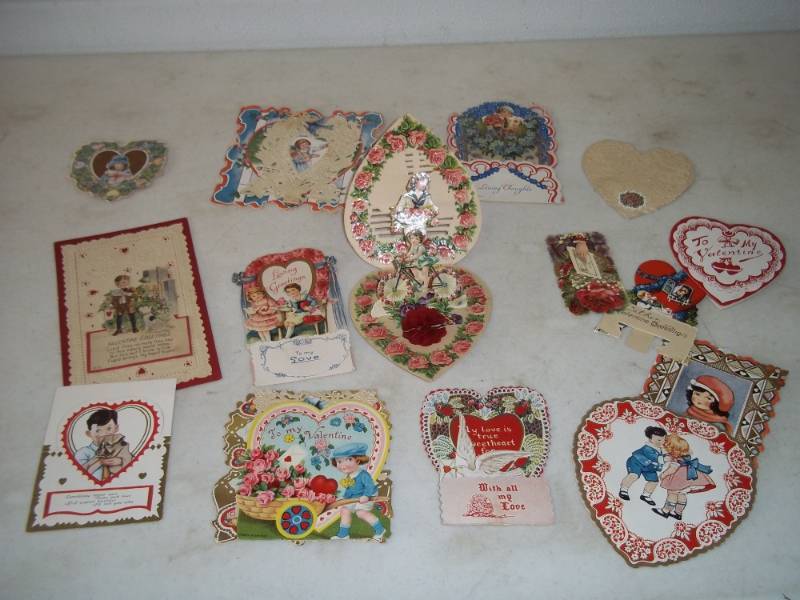 lot 41 image: Turn of the century Valentines (Germany and usa made) ( some are 3D)