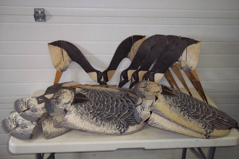 lot 52 image: Vintage field goose decoys