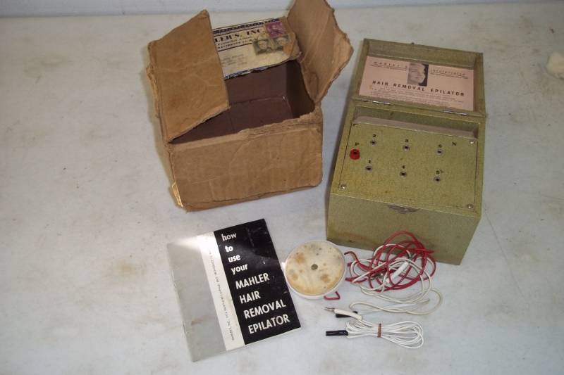 lot 75 image: Vintage hair removal epilator with original mailing box