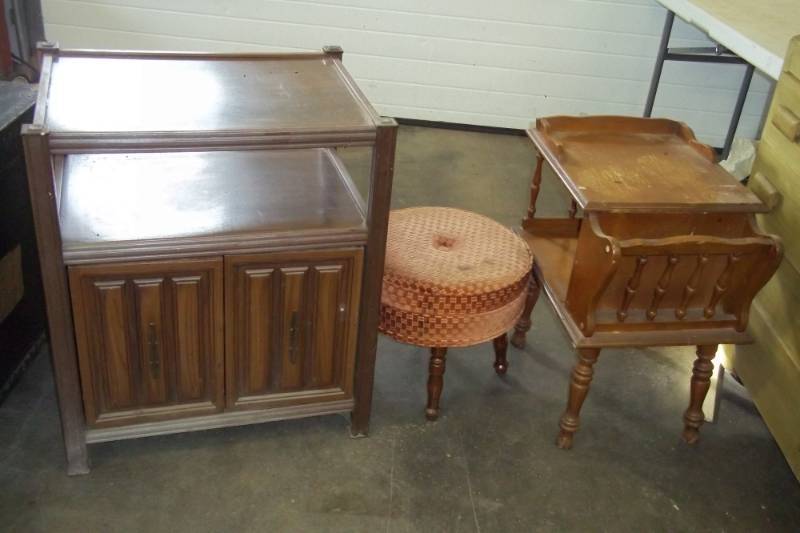 lot 99 image: magazine rack end table foot stool  TV stand