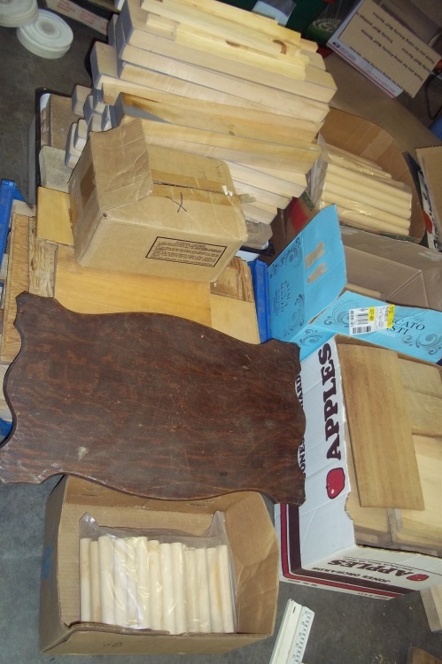 lot 194 image: Wood Lot  (bags of dowels 1inch diameter misc other pieces)