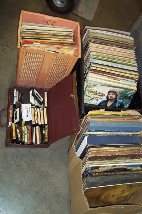 lot 203 image: Lot of Vintage records and cassettes
