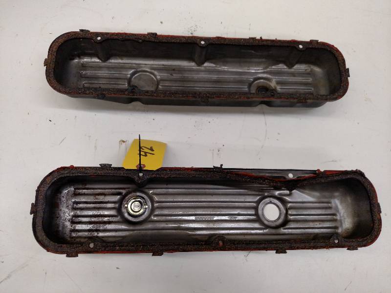 lot 42 image: Buick 455 Valve Covers...
