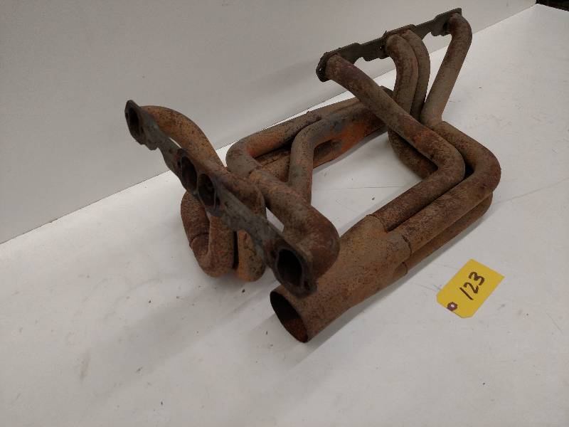 lot 123 image: SBC Headers, 1 34 Tubes, 3 12 C...