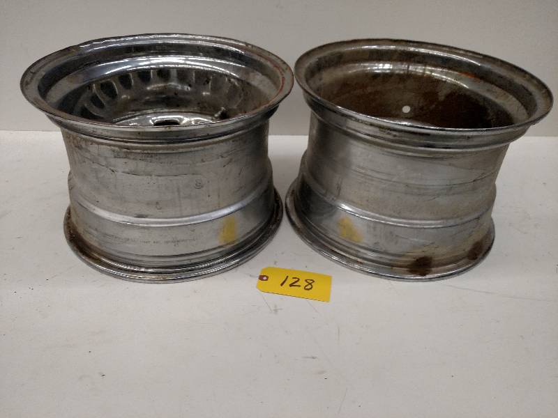 lot 128 image: (2) Real Rims, 15 x 10, 5 x 5, 3 B...