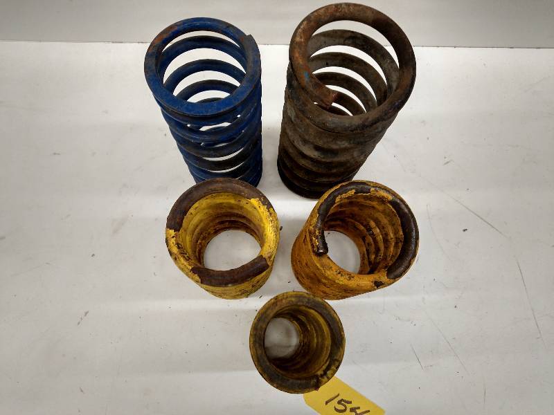 lot 154 image: (5) Asstd Coil Springs...