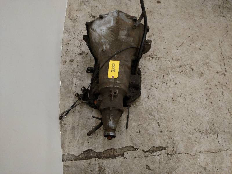 lot 200 image: Turbo 350 Tranny...