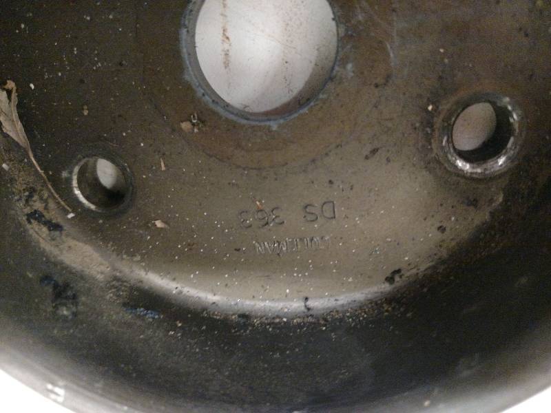 lot 210 image: Coleman 5 12 Aluminum Crank Shaft...