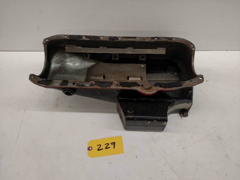 lot 229 image: SBC 8 Qt. Oil Pan, 7 Deep...