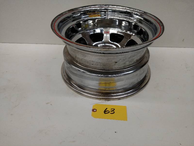 lot 63 image: IMCA Bassett Chrome Wheel, 15x8, 5x...