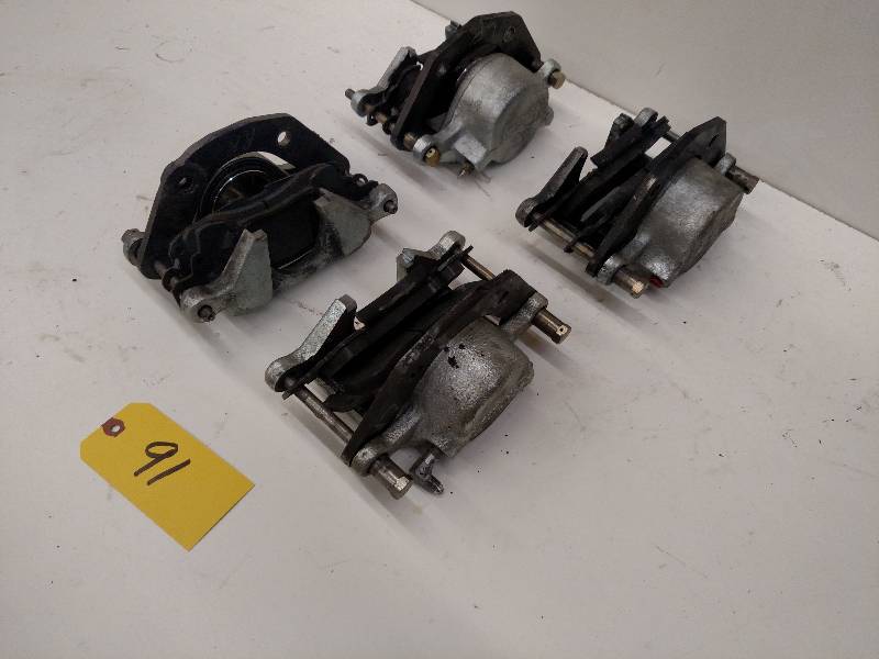 lot 91 image: (4) Big 8 Howe Single Piston Caliper Conv...