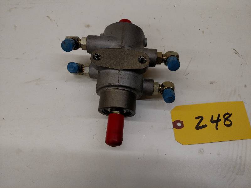 lot 248 image: Sweet Power Steering Servo, Looks N...