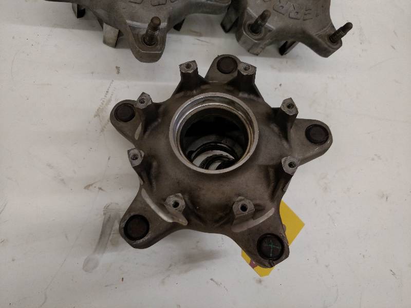 lot 258 image: (3) Sierra Aluminum Hubs, W-5...
