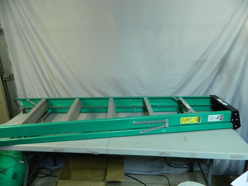 Keller Fiberglass Step Ladder