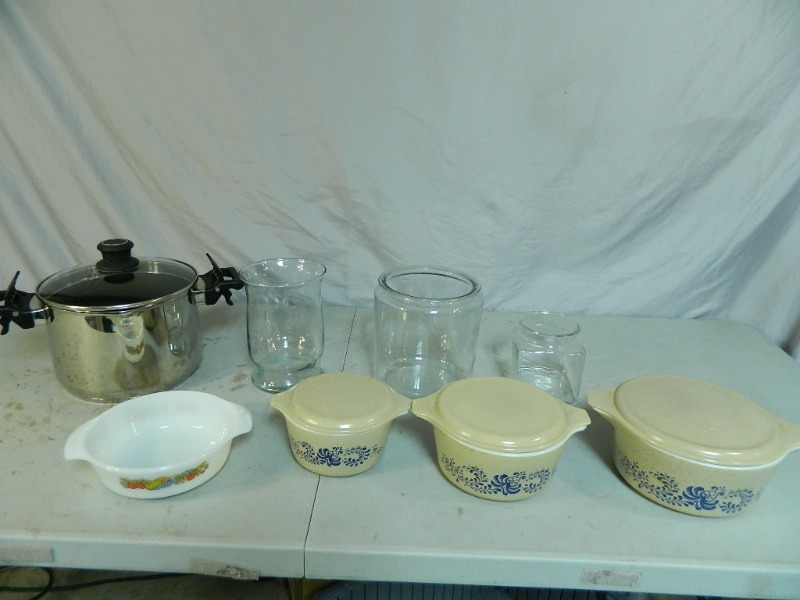 Pyrex Dishes with Lids and More