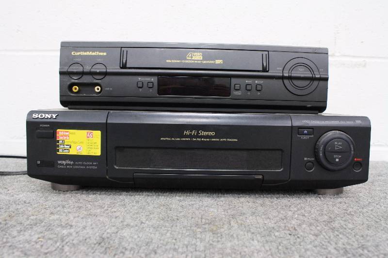 lot 100 image: VHS Players