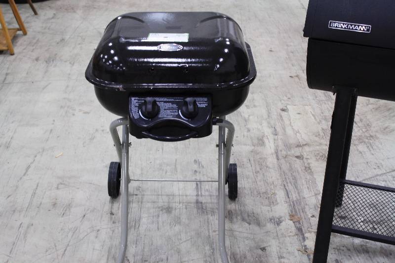 lot 113 image: Outdoor Grills- MISSING PARTS