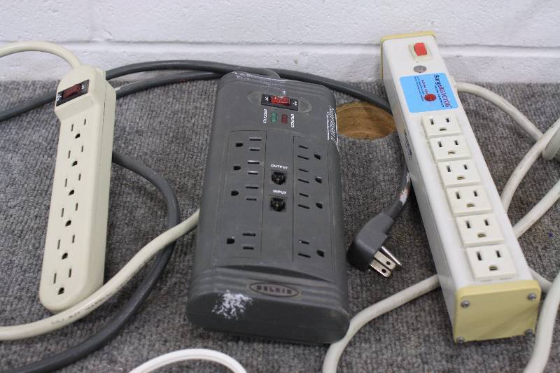 lot 213 image: Surge Protectors & Extension Cords