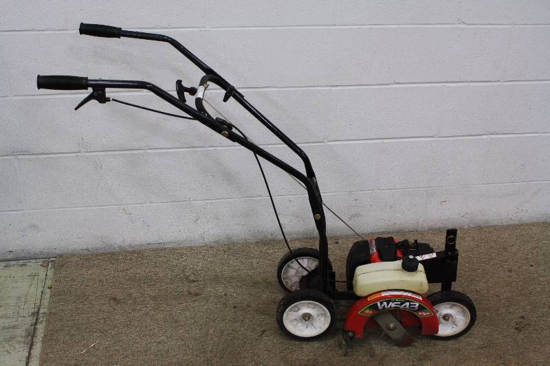 lot 3A image: Walk Behind Gas Powered Edger