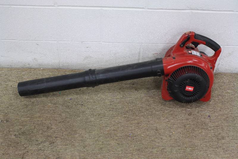 lot 6 image: Toro 51987 160 mph 420 CFM 2-Cycle 3-in-1 Gas Handheld Blower Vacuum
