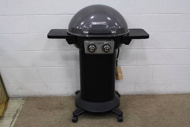 lot 29 image: Brinkman 2 Burner Pedestal Gas Grill