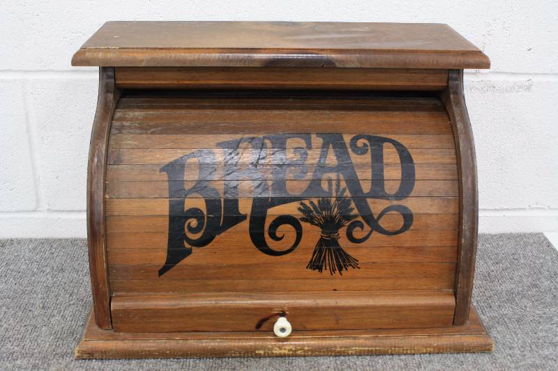 lot 65 image: Vintage Wood Bread Box