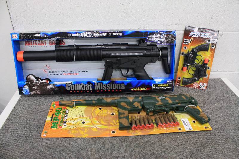 lot 82 image: New Toy Gun Lot